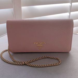 Prada wallet on chain (Like New)